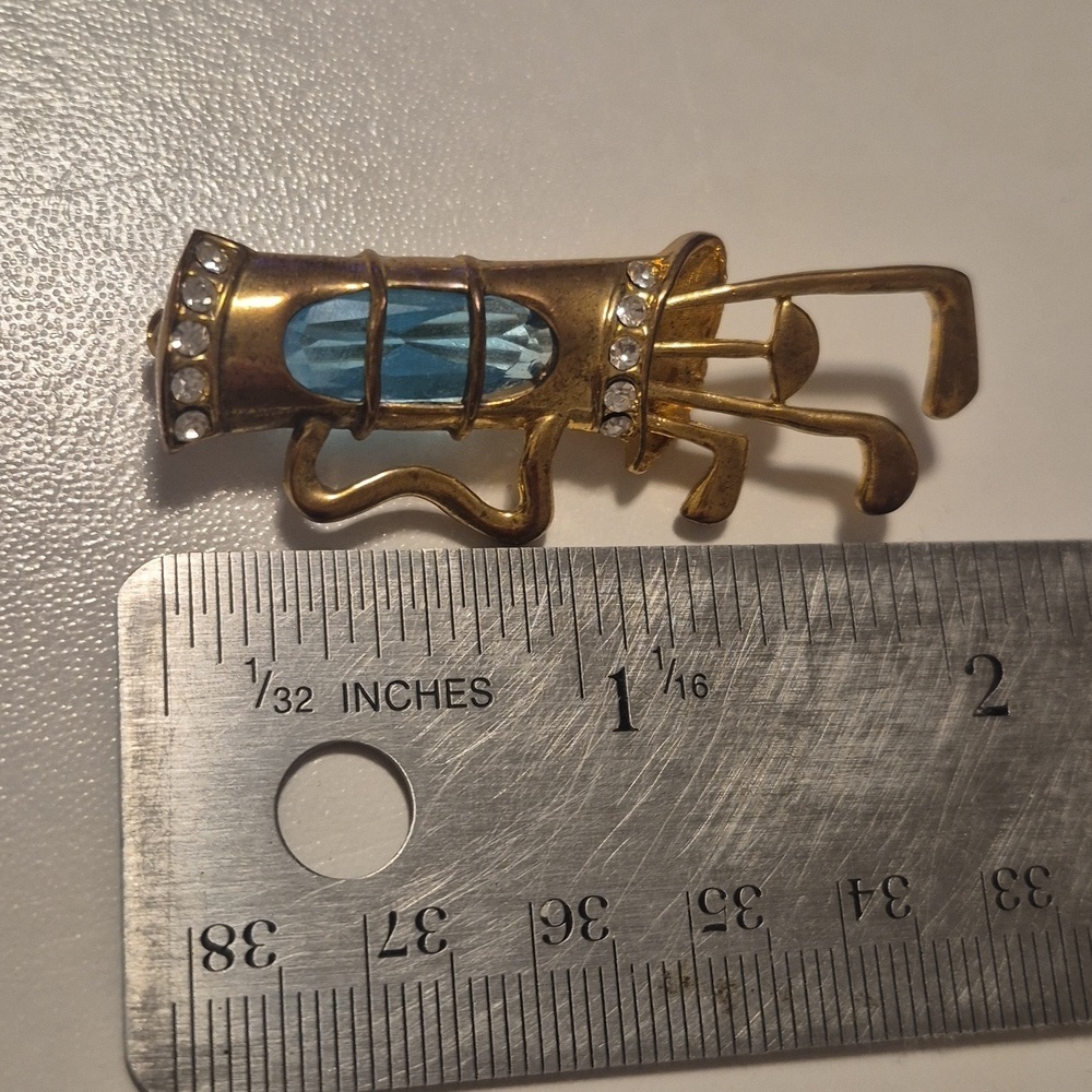 Gold golf bag brooch with blue rhinestone - Picture 3 of 4